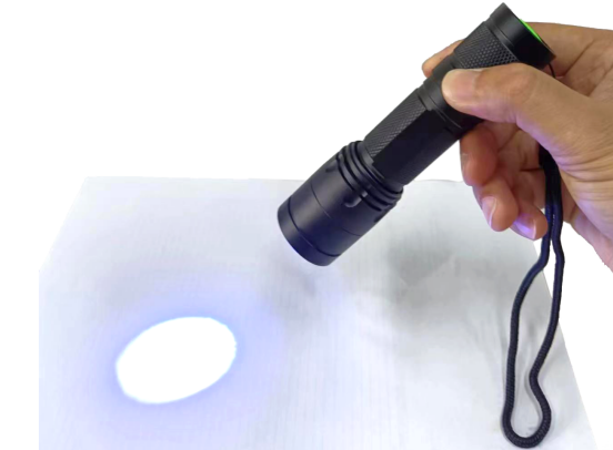 Sunlonge new UV light for a better fluorescent leak detection