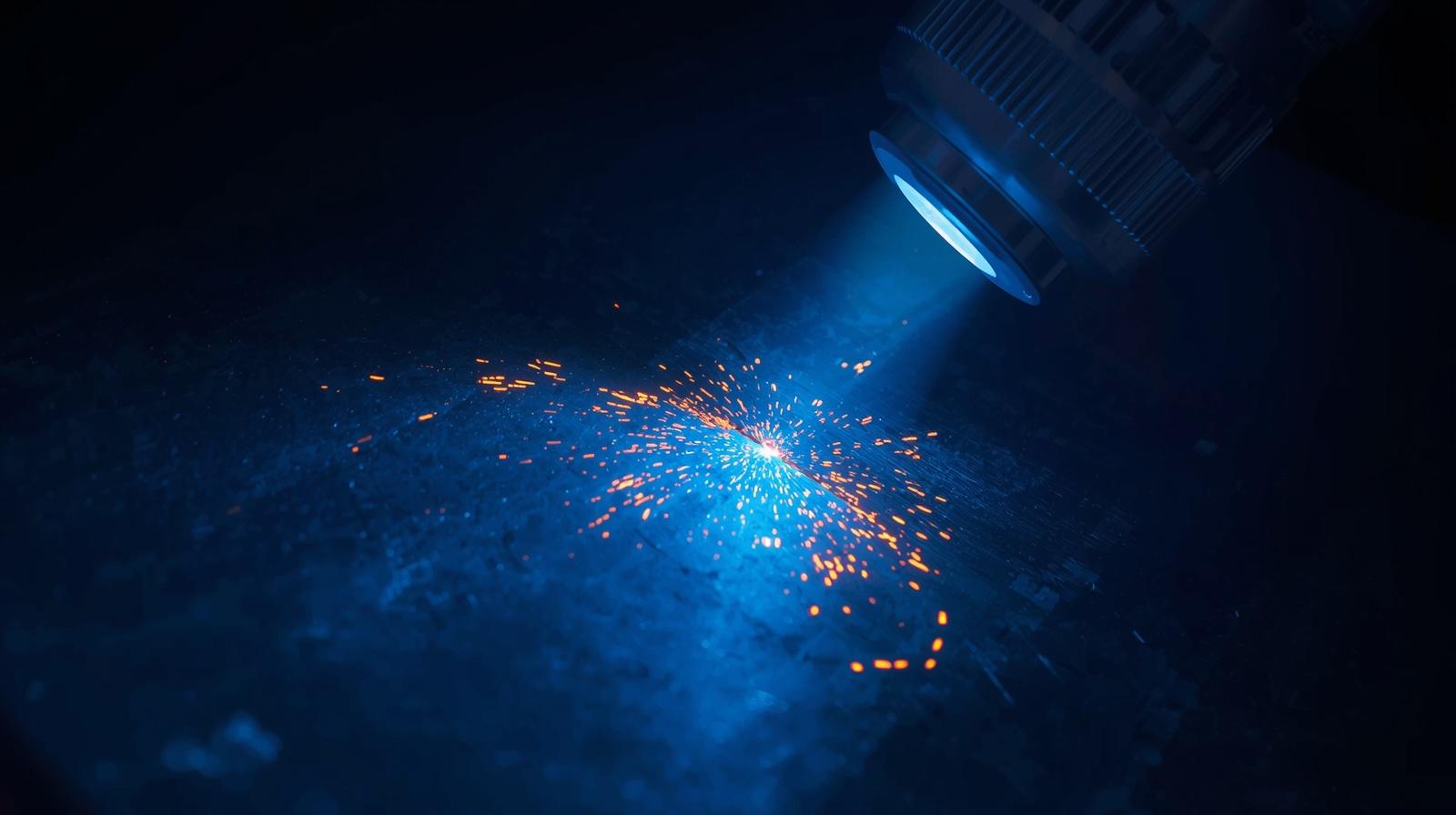 How UV NDT Lamps Improve Defect Visibility in Weld Inspection